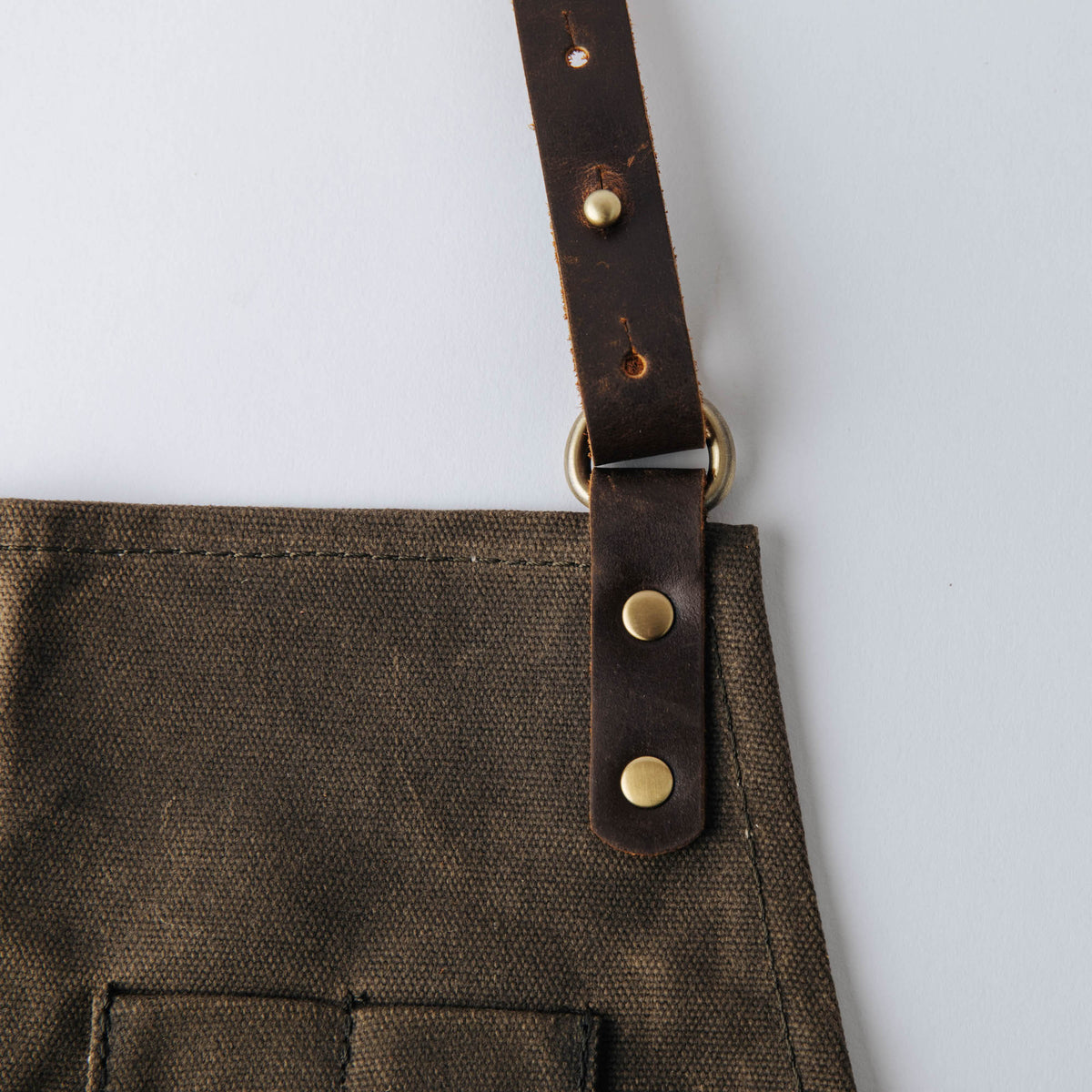 Common Goods Waxed Canvas Full Sized Apron - details